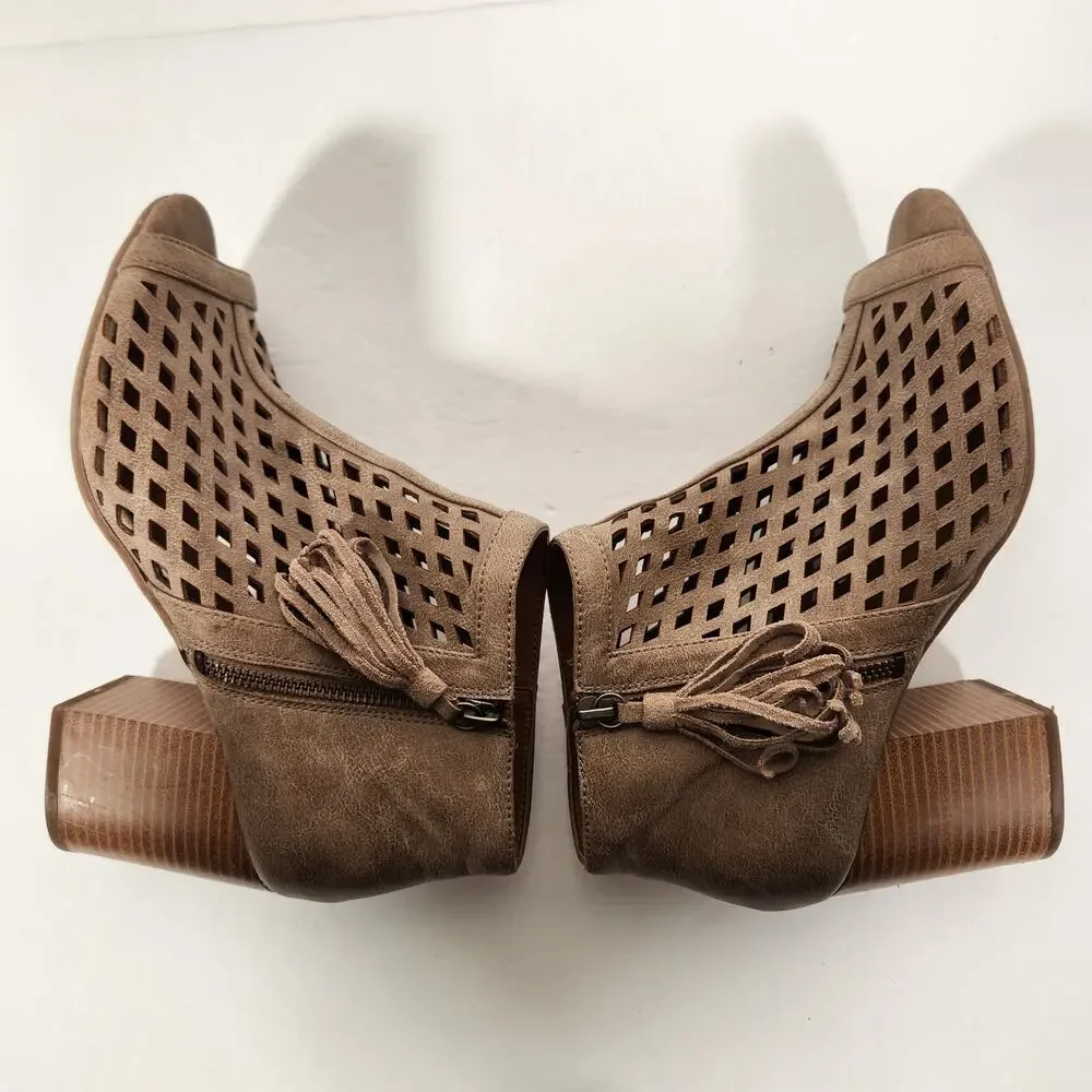 MAURICES Ankle Boot Womens 10M Tan Faux Suede Laser Cut Out Open Toe Tassel Boho